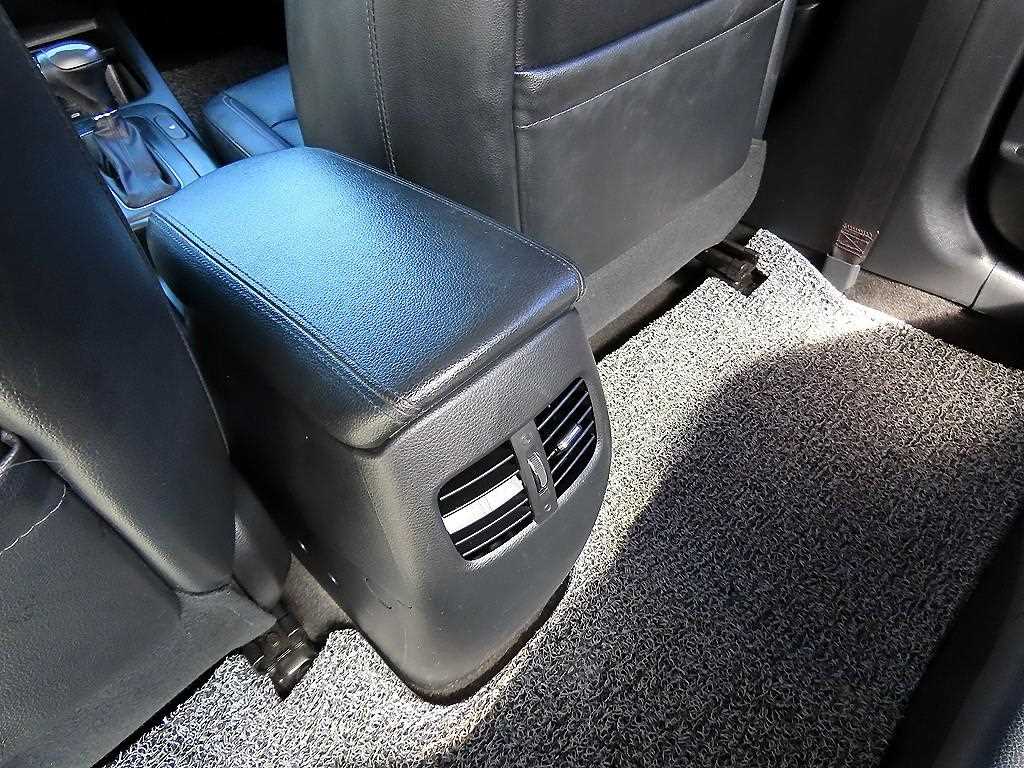 Kia K3 — photo 17
