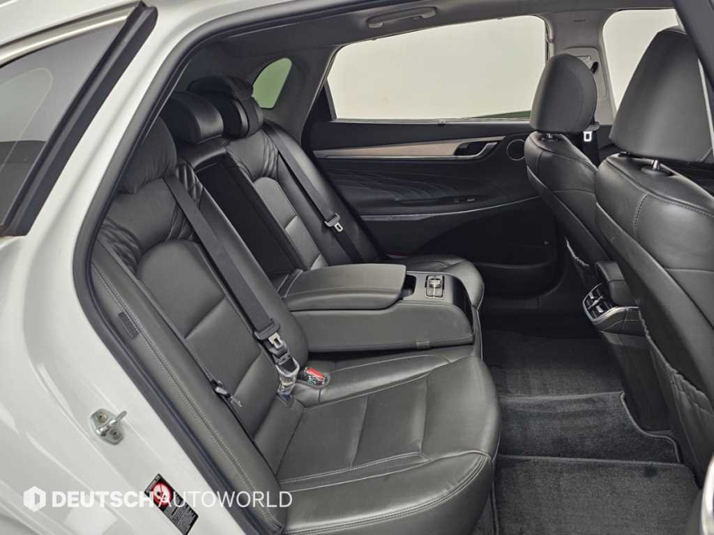 Hyundai Grandeur — photo 17