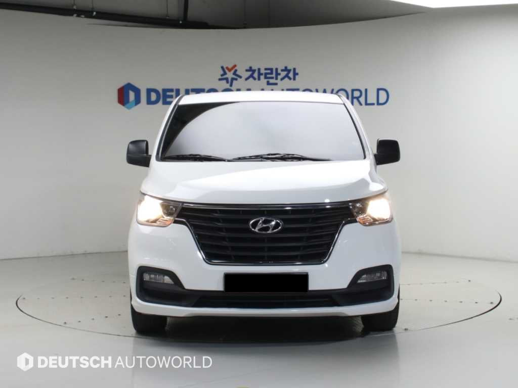 Hyundai Starex — photo 03