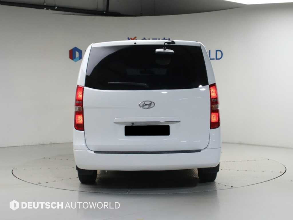 Hyundai Starex — photo 04