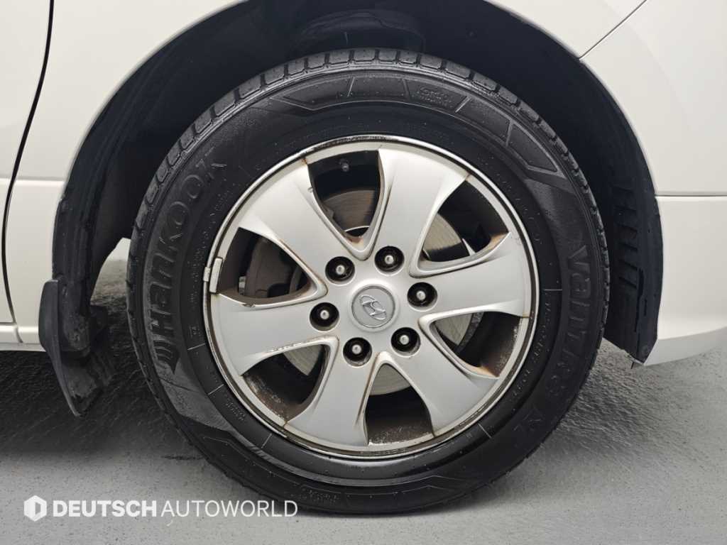 Hyundai Starex — photo 05