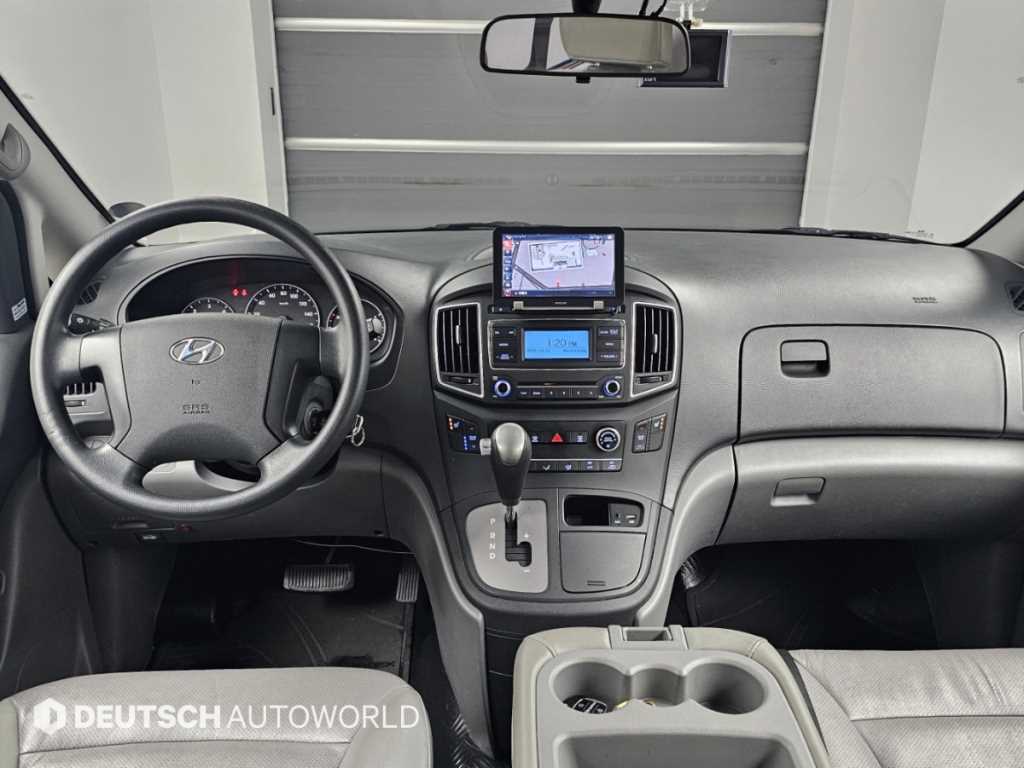 Hyundai Starex — photo 07