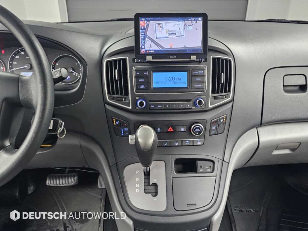 Hyundai Starex — photo 14