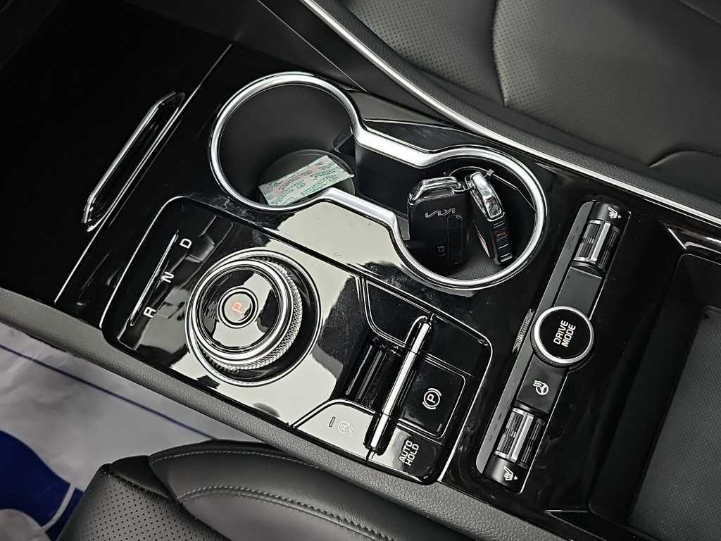 Kia K5 — photo 08