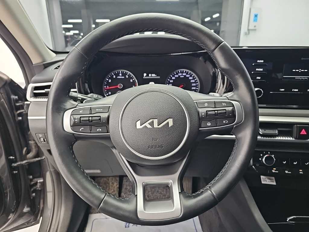 Kia K5 — photo 09