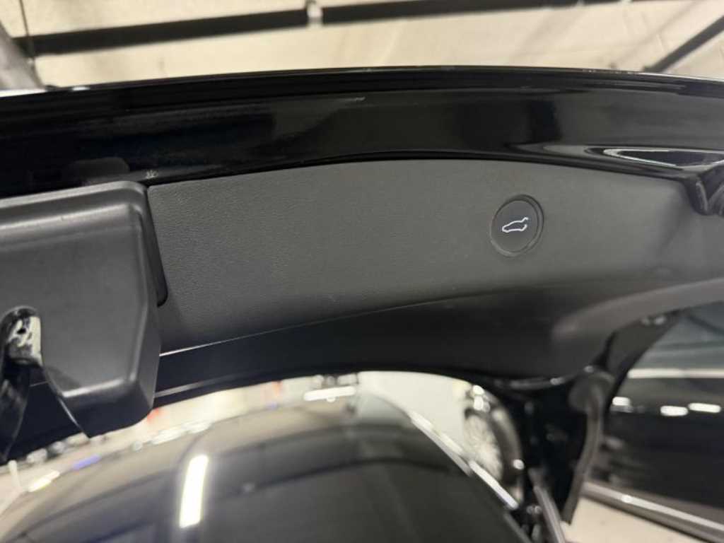Tesla Model 3 — photo 07