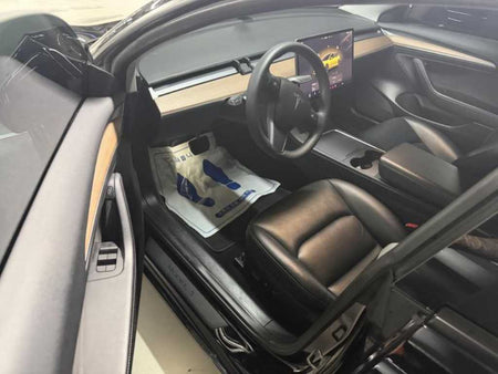 Tesla Model 3 — photo 08