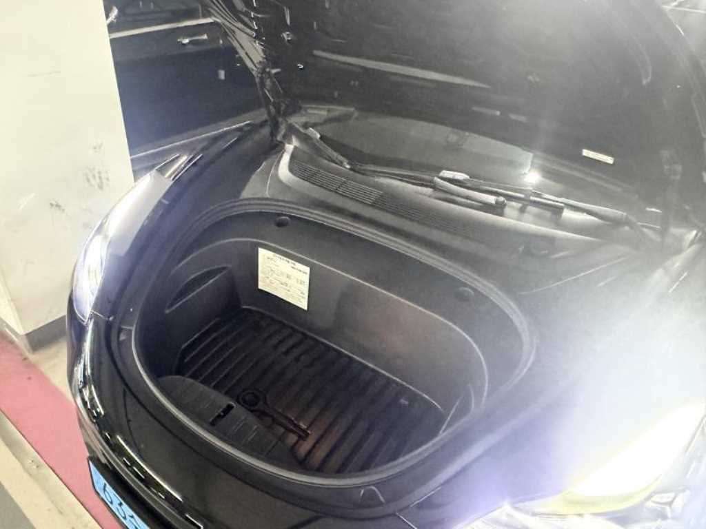 Tesla Model 3 — photo 16