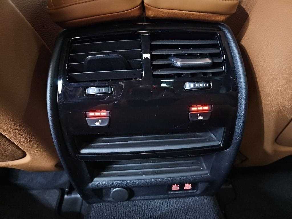 BMW 5-Series — photo 13