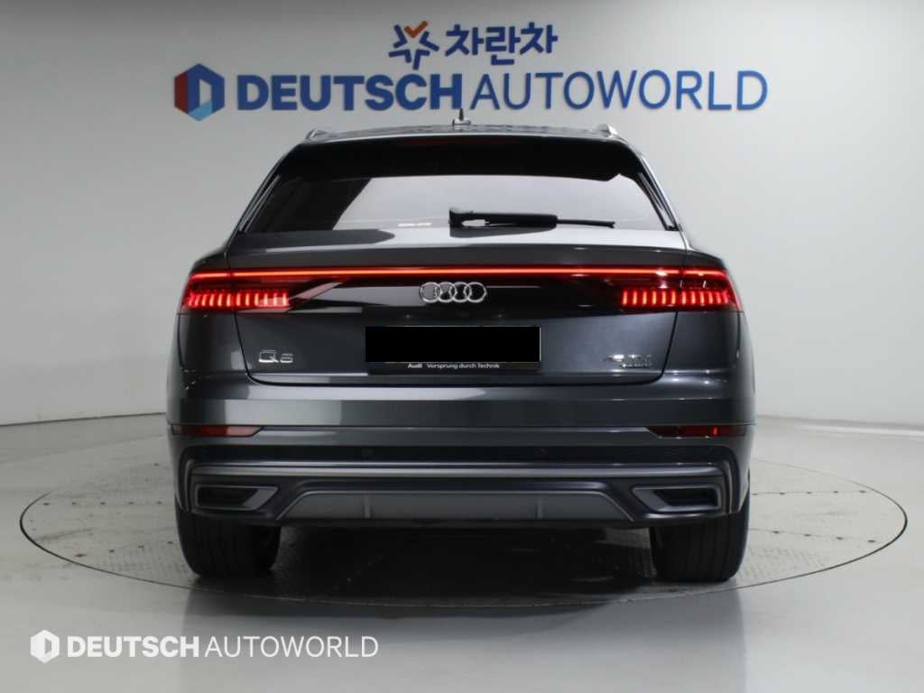 Audi Q8 — photo 04