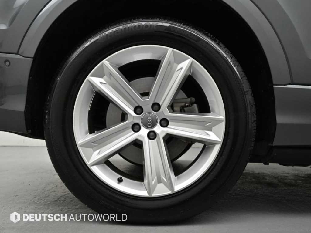 Audi Q8 — photo 05