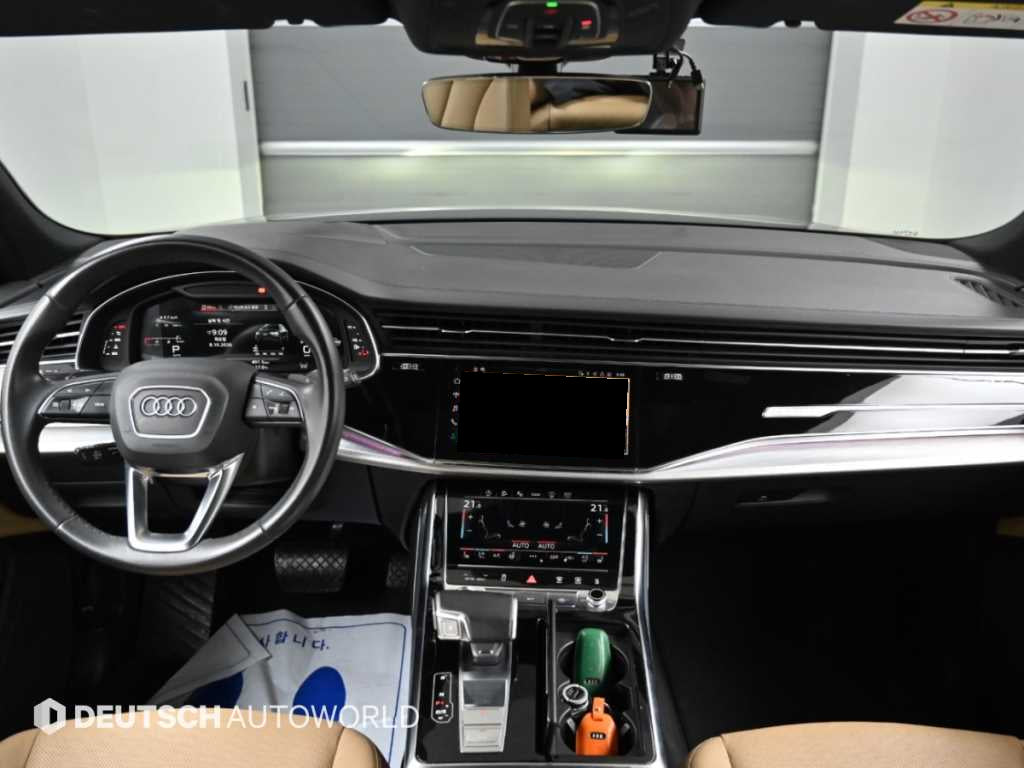 Audi Q8 — photo 07