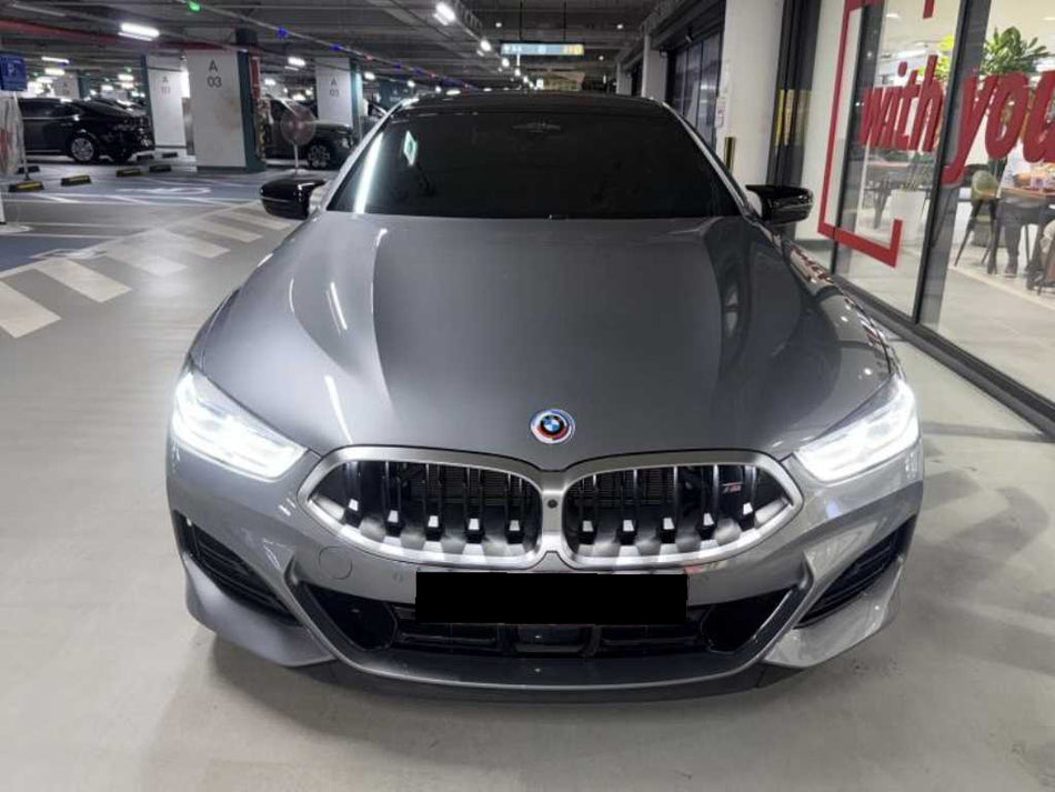 BMW 8-Series — photo 01