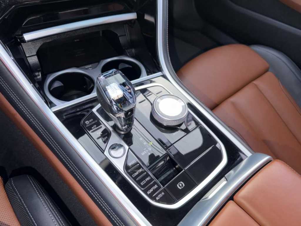 BMW 8-Series — photo 13