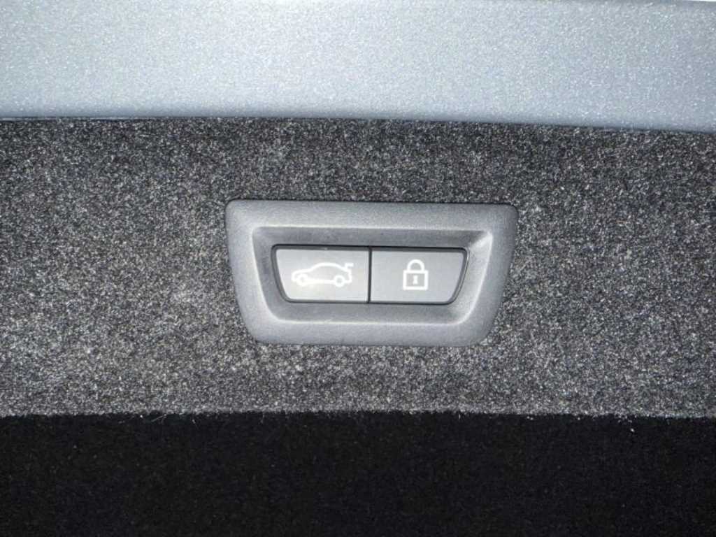 BMW 8-Series — photo 18
