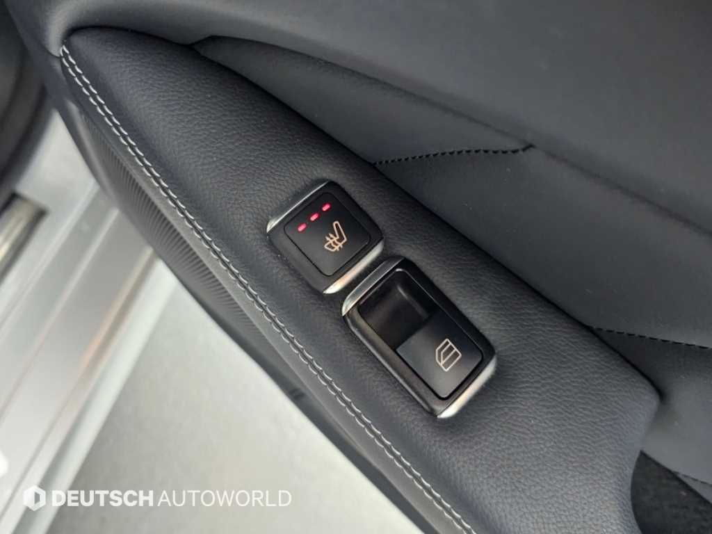 Mercedes-Benz CLS-Class — photo 16