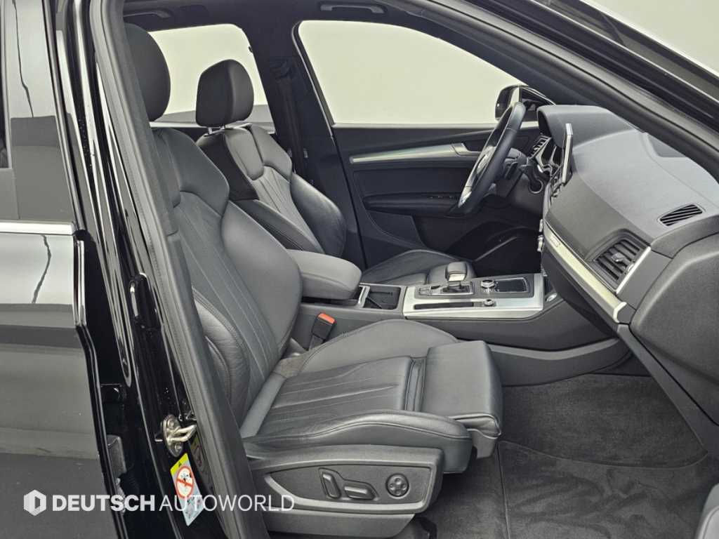 Audi Q5 — photo 10