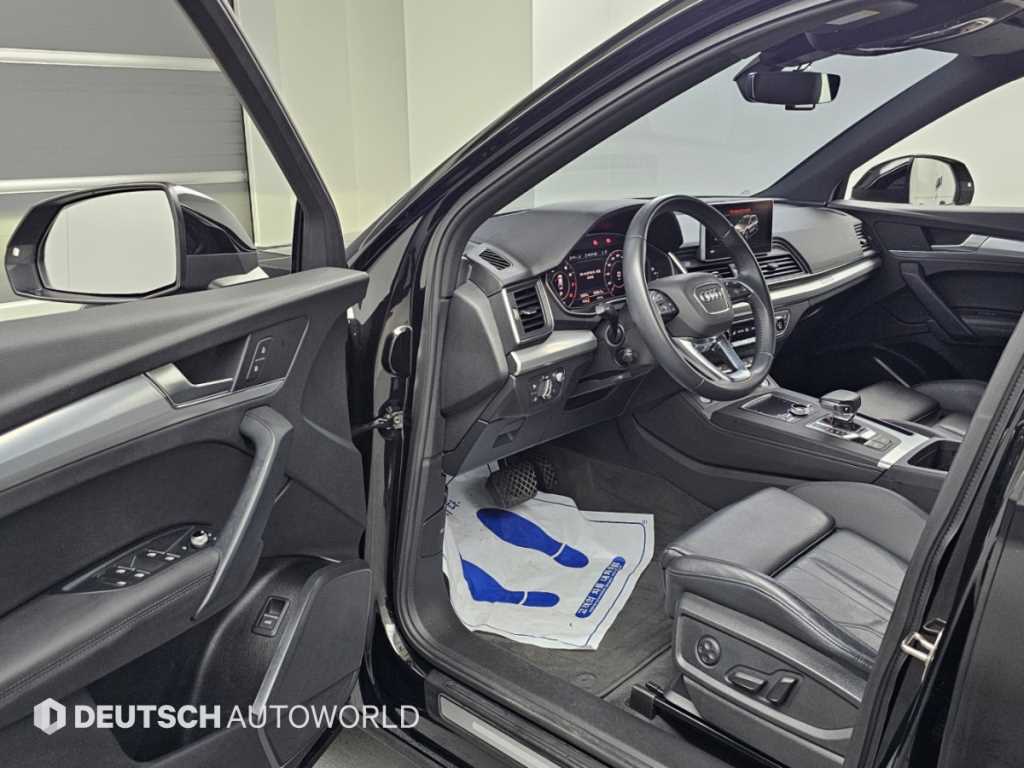 Audi Q5 — photo 11