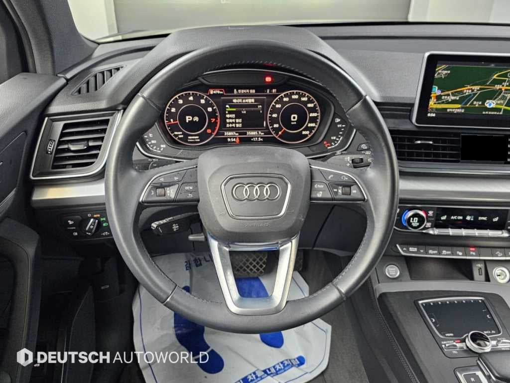 Audi Q5 — photo 13