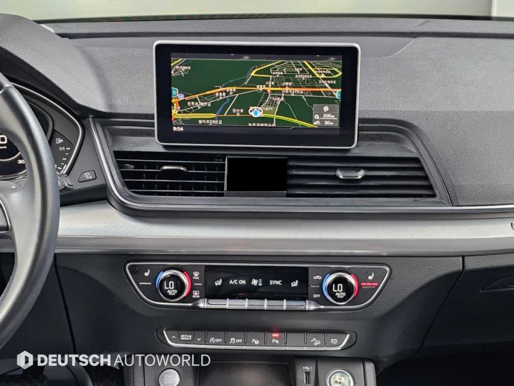 Audi Q5 — photo 14