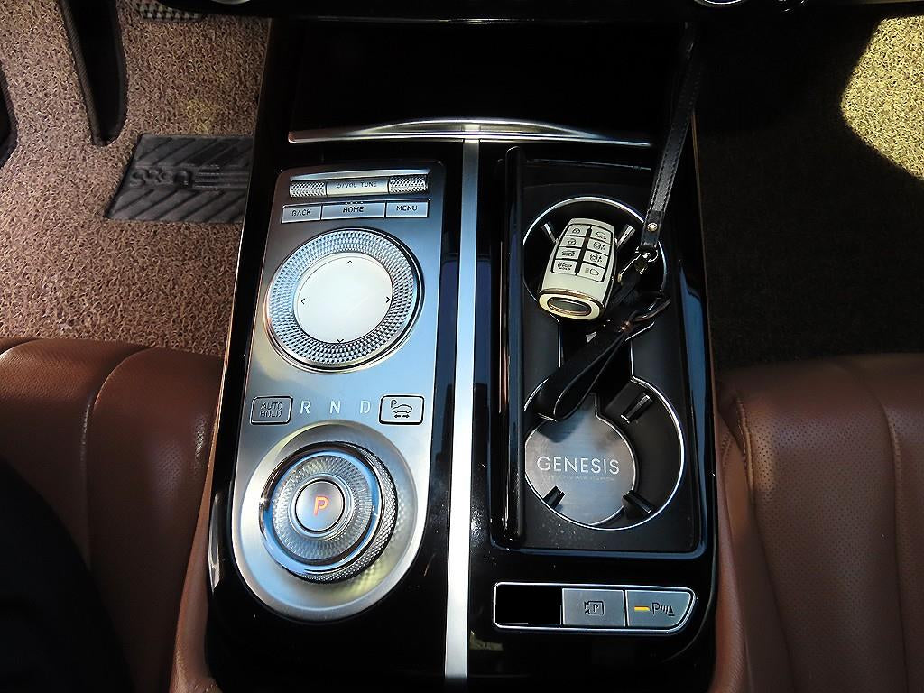 Genesis G80 — photo 10