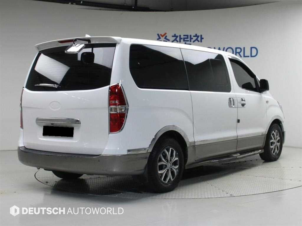 Hyundai Starex — photo 04