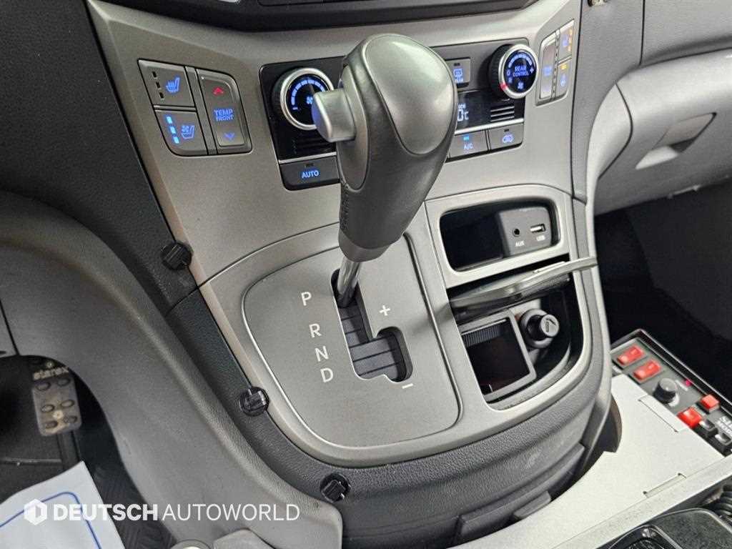 Hyundai Starex — photo 10