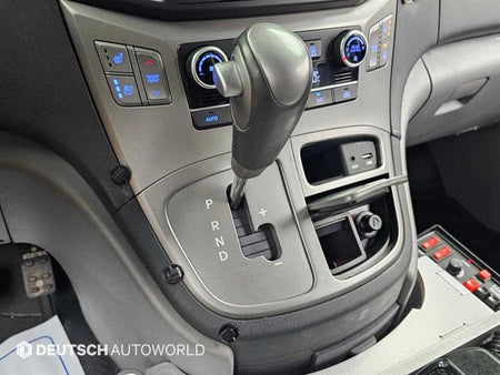 Hyundai Starex — photo 10