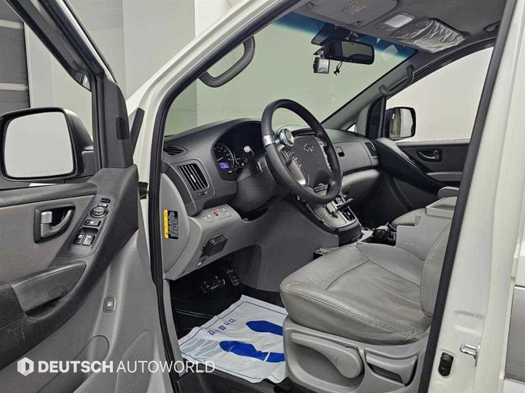 Hyundai Starex — photo 12