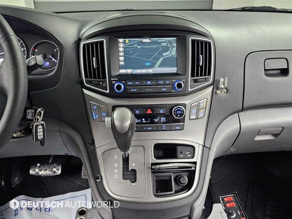 Hyundai Starex — photo 15