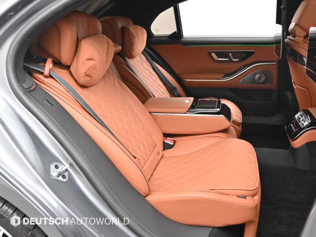 Mercedes-Benz S-Class — photo 12