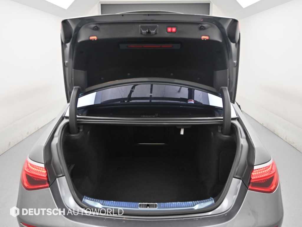 Mercedes-Benz S-Class — photo 19