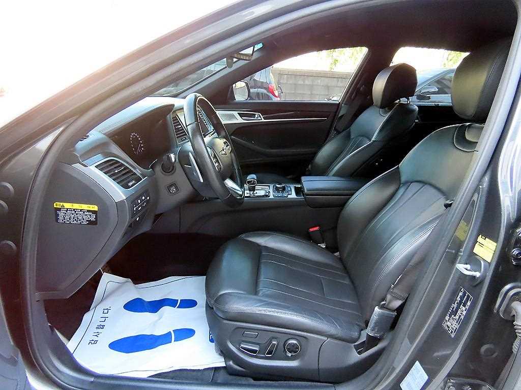 Genesis G80 — photo 05