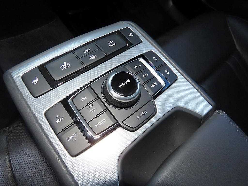 Genesis G80 — photo 16