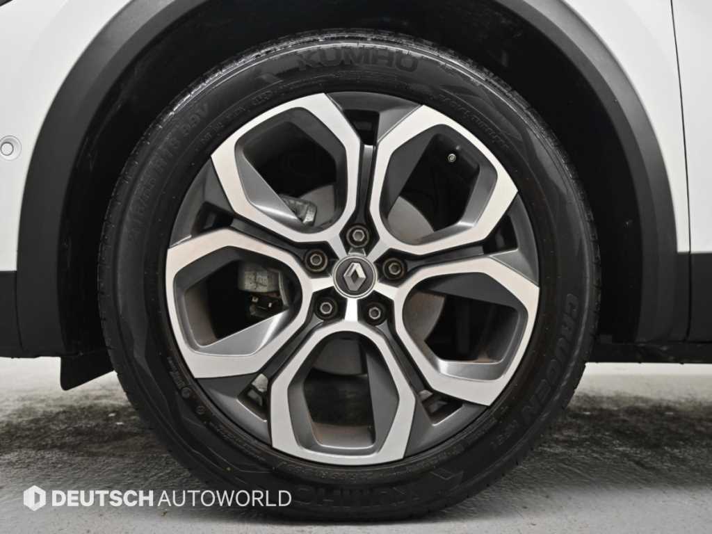 RENAULT Captur — photo 05