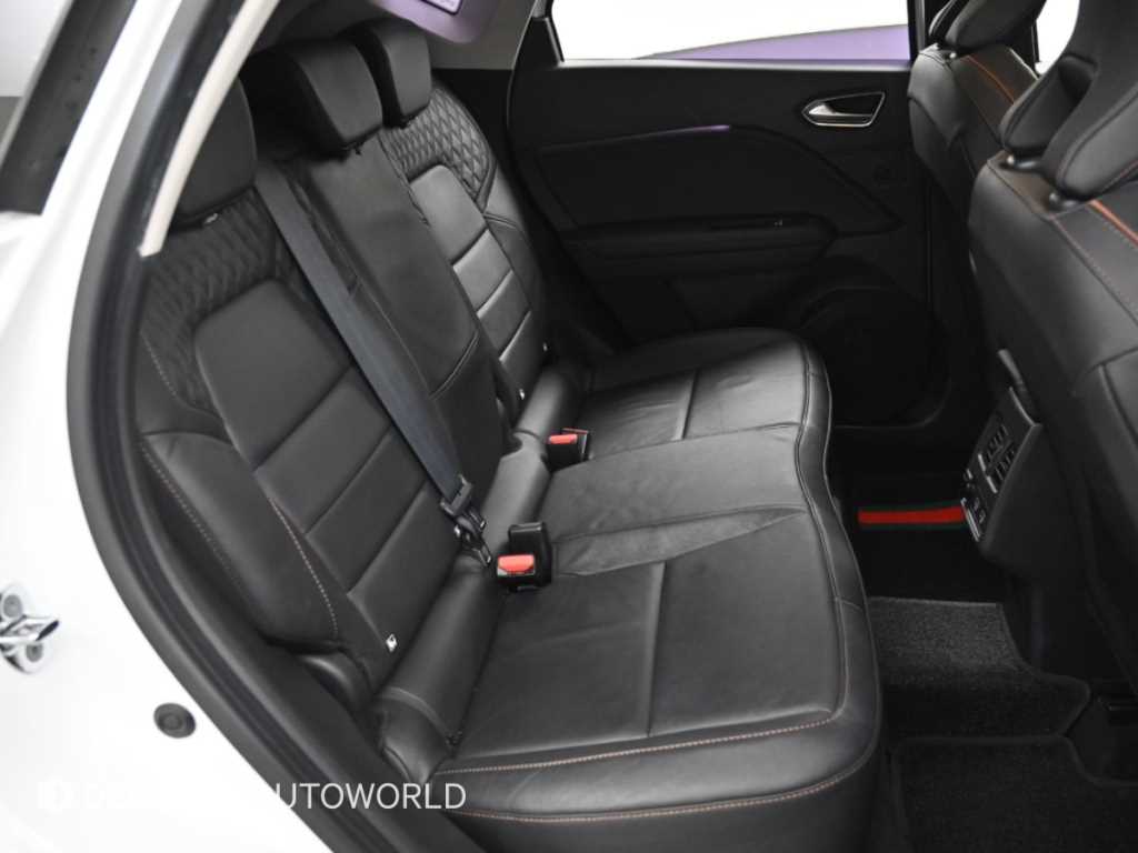 RENAULT Captur — photo 12