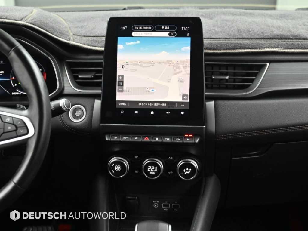 RENAULT Captur — photo 14