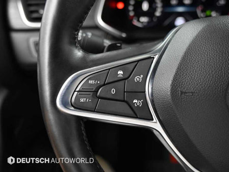 RENAULT Captur — photo 16