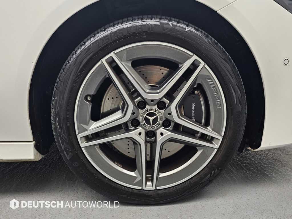 Mercedes-Benz CLA-Class — photo 05