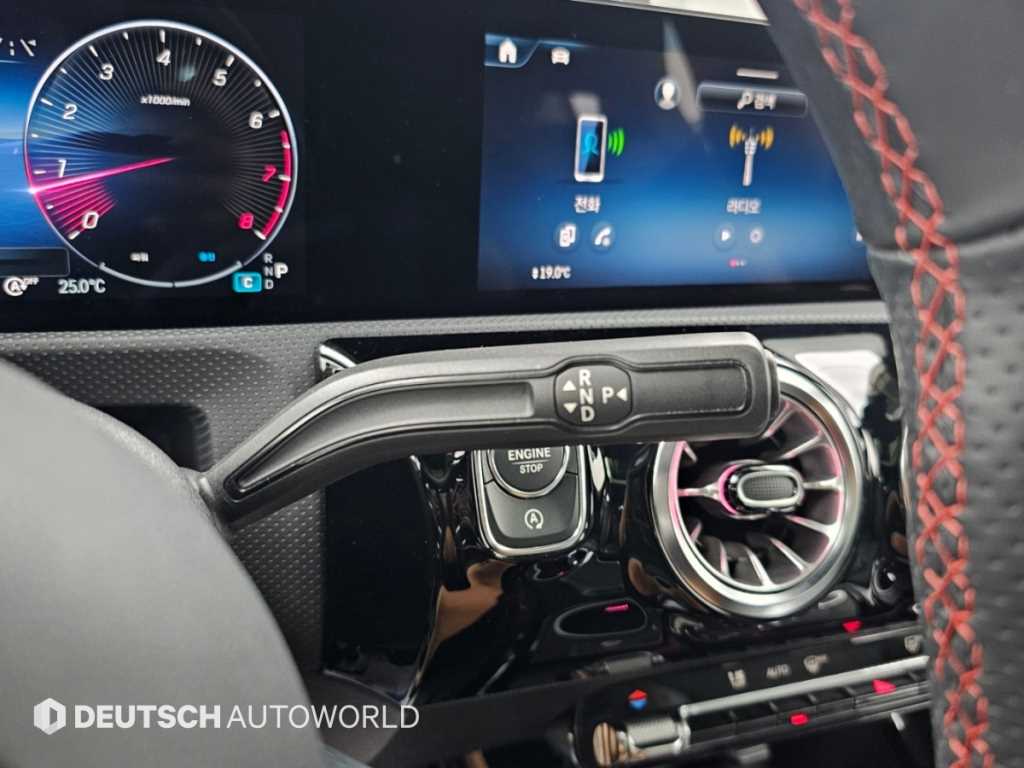 Mercedes-Benz CLA-Class — photo 09