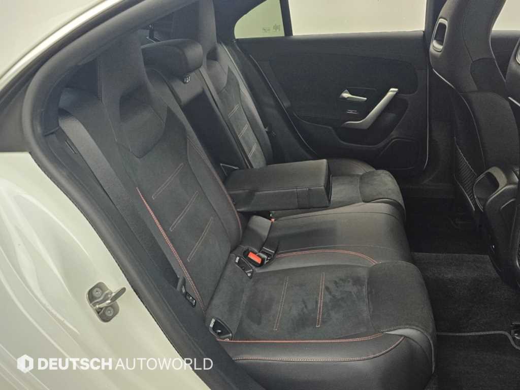 Mercedes-Benz CLA-Class — photo 12