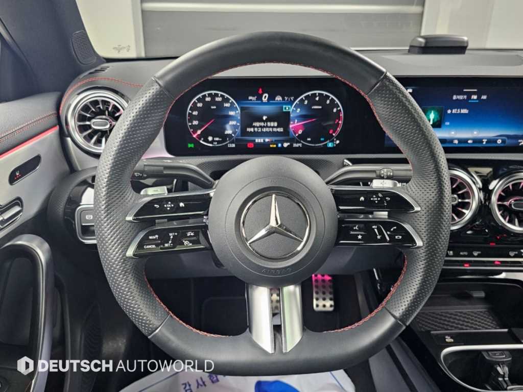 Mercedes-Benz CLA-Class — photo 13