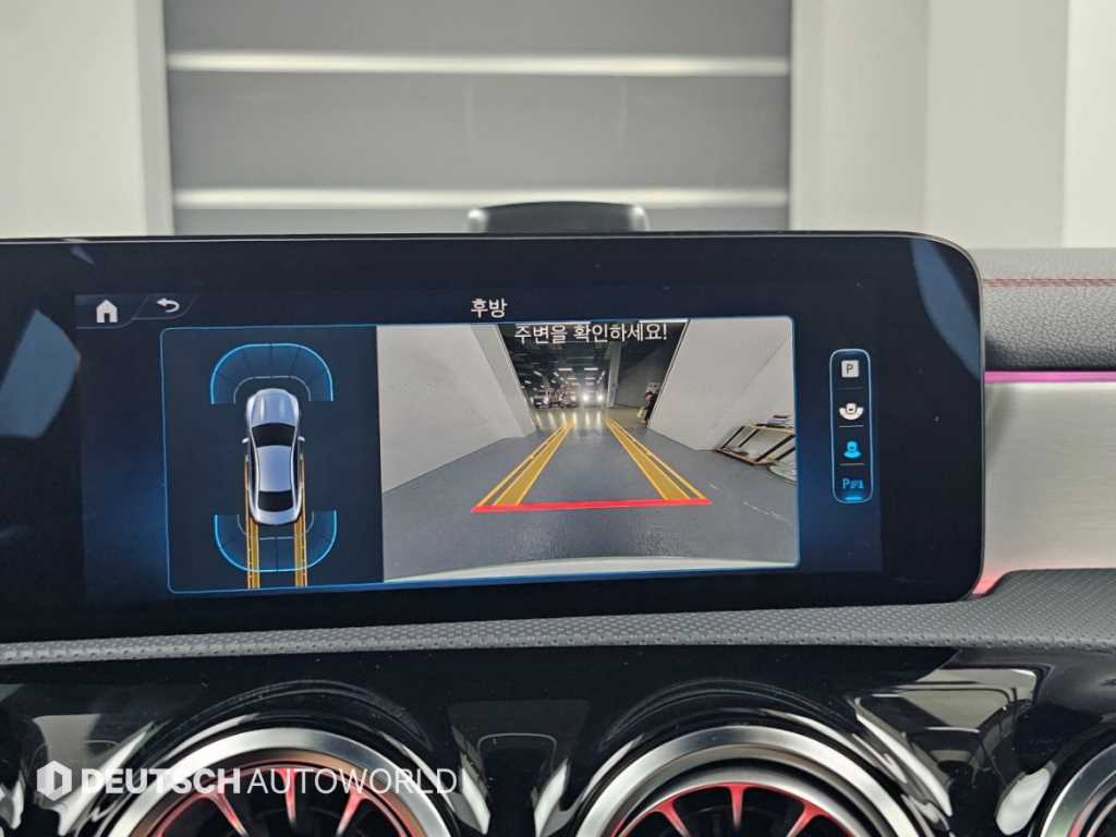 Mercedes-Benz CLA-Class — photo 15