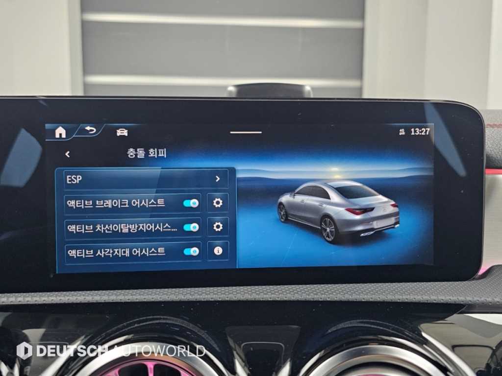Mercedes-Benz CLA-Class — photo 17