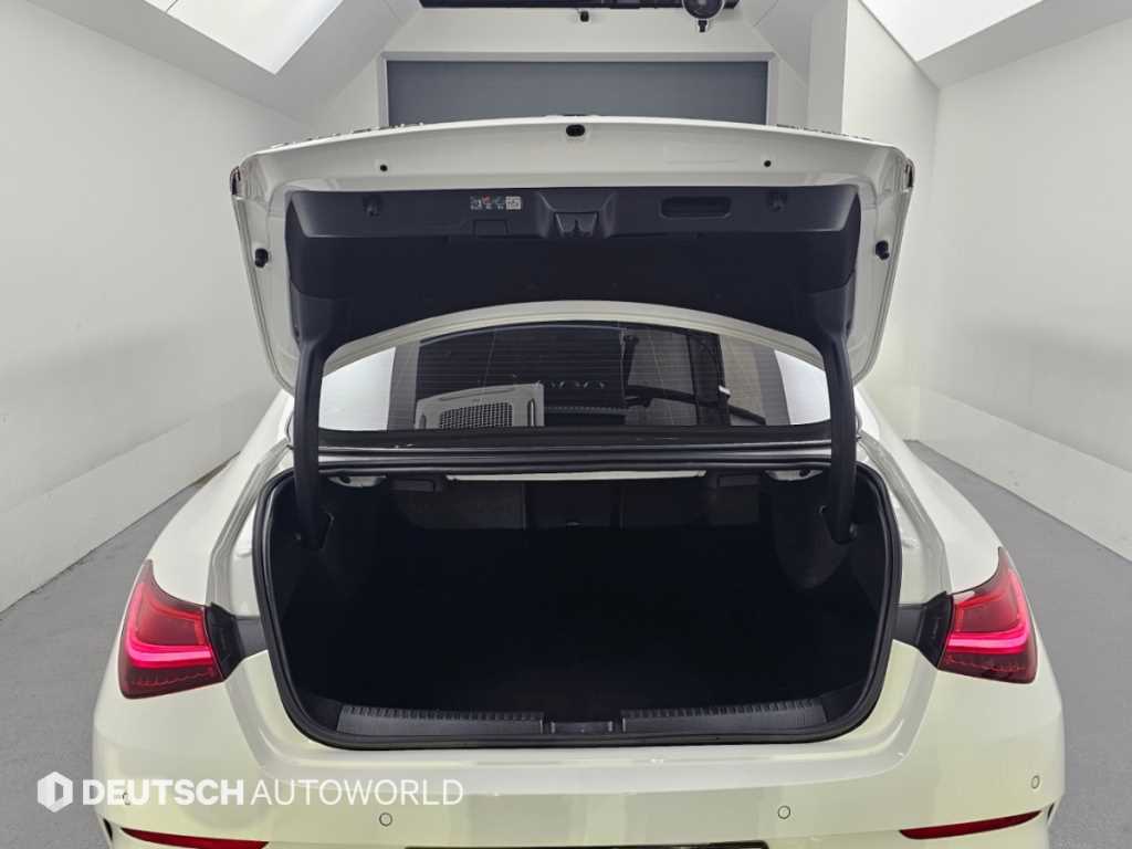 Mercedes-Benz CLA-Class — photo 19