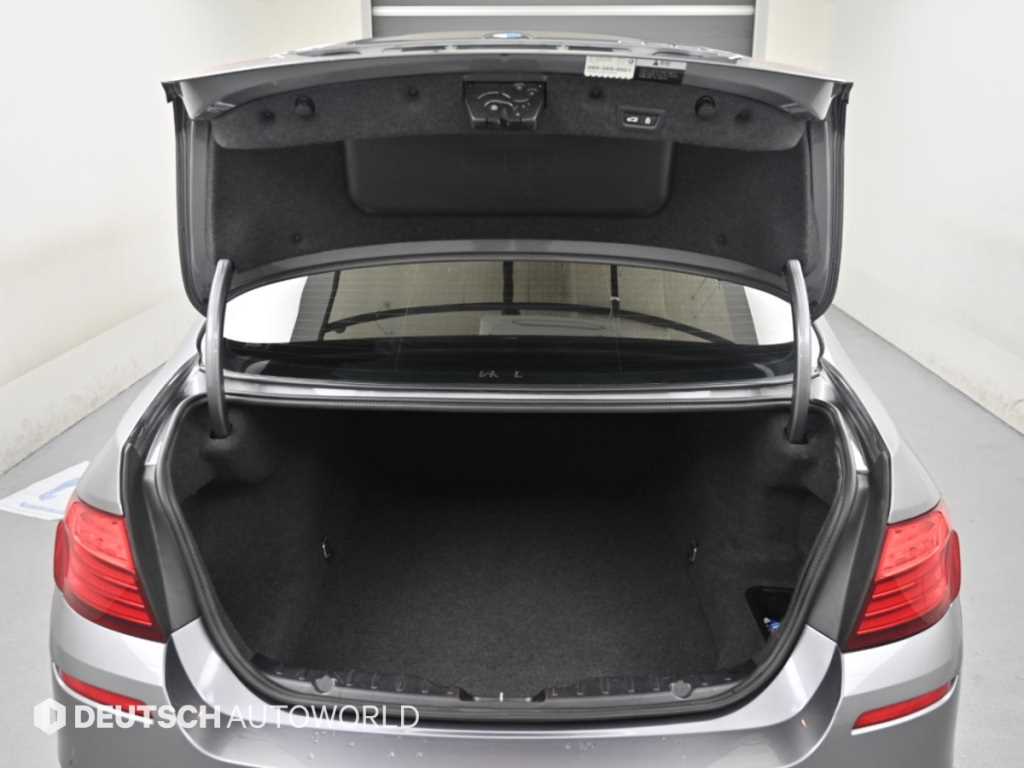 BMW 5-Series — photo 05