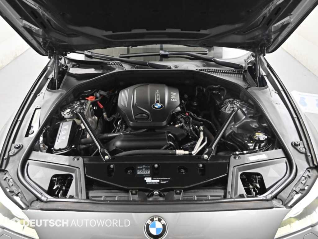BMW 5-Series — photo 07