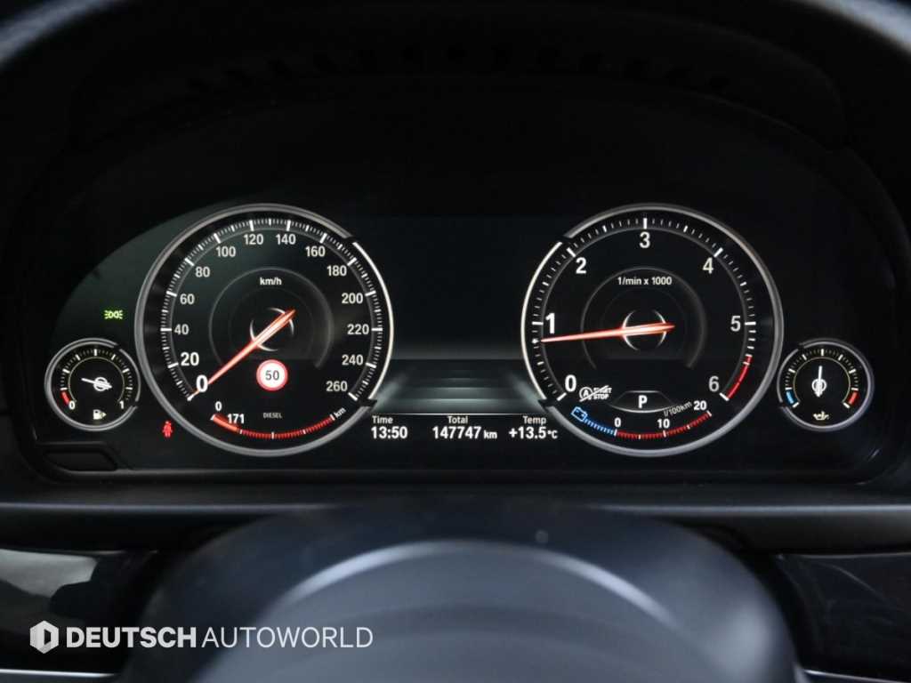 BMW 5-Series — photo 09