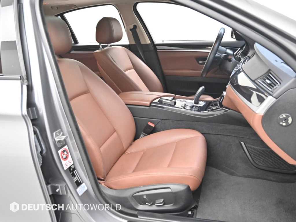 BMW 5-Series — photo 12