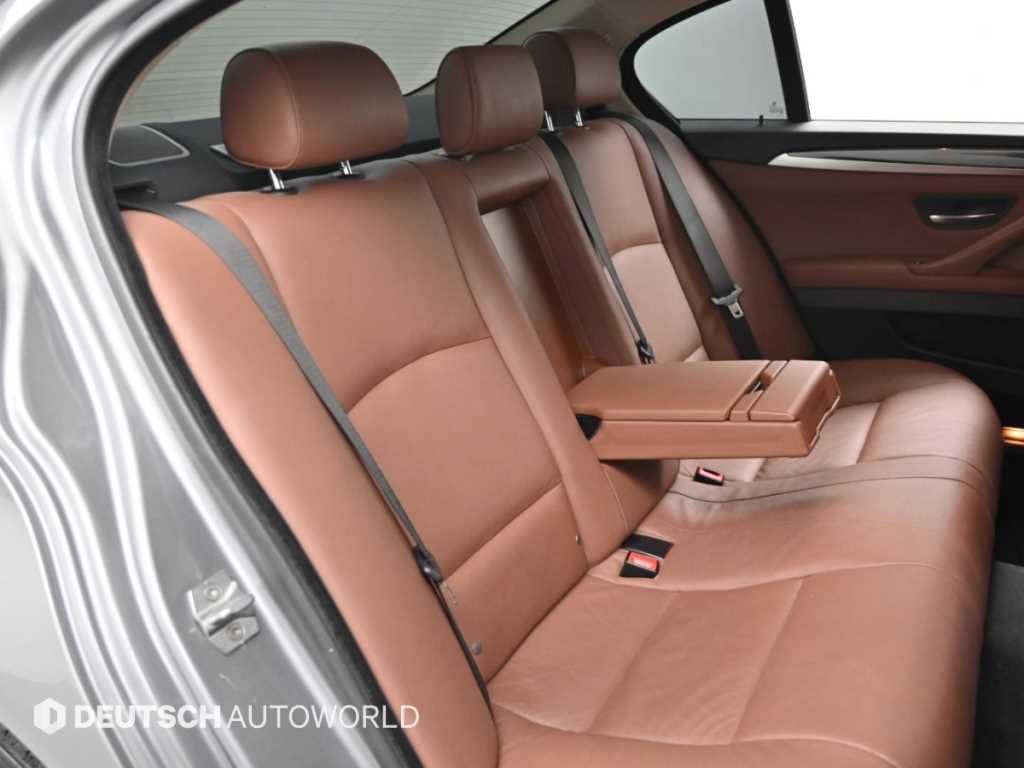 BMW 5-Series — photo 13